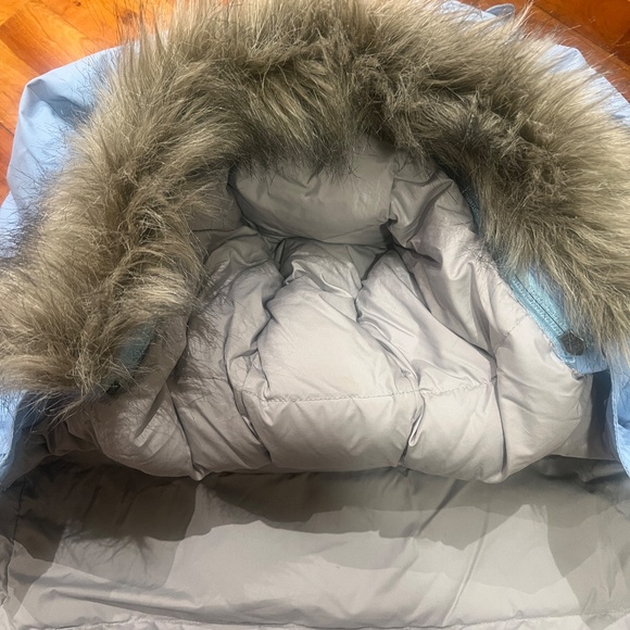 THE NORTH FACE Girl's Down Filled Hooded Jacket - Picture 5 of 10